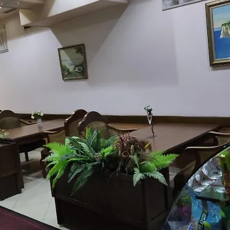 Meg Klaus Hotel 3*