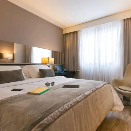 Meg Klaus Hotel