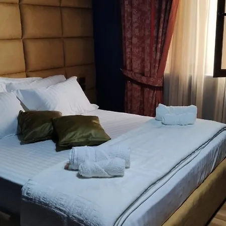 Meg Klaus Hotel Tirana